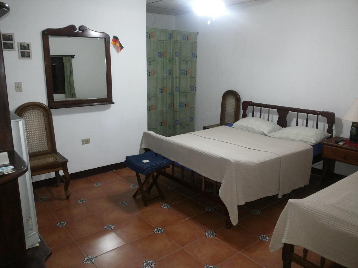 Charly'S Guest House Granada Bagian luar foto